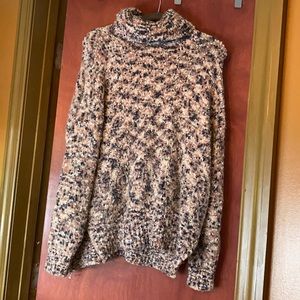 ✨Lost + Wander Sweater✨